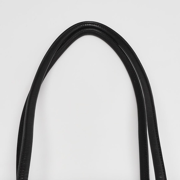 Pre loved vintage authentic Chanel tote bag - Picture 9 of 15